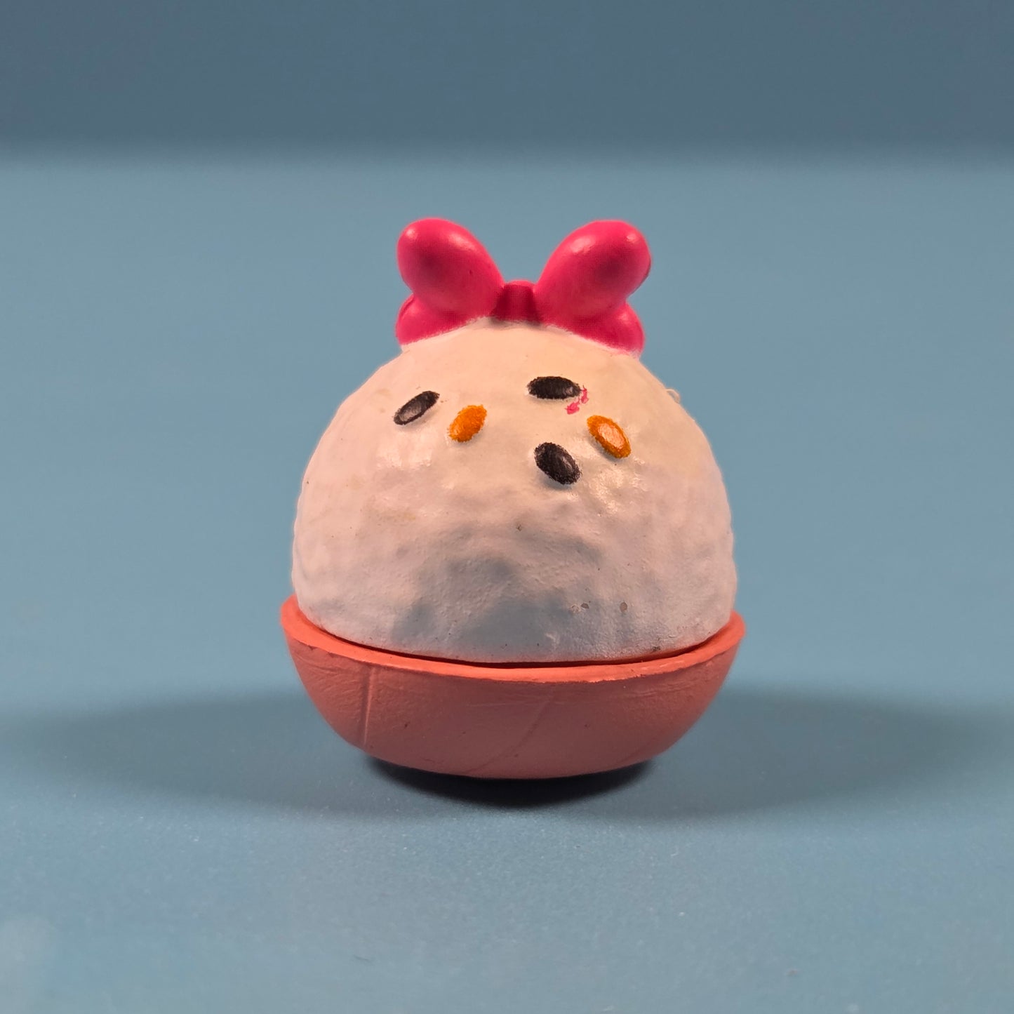 Disney Munchlings Mini Munch Series 1 - Daisy Duck Salmon Roll