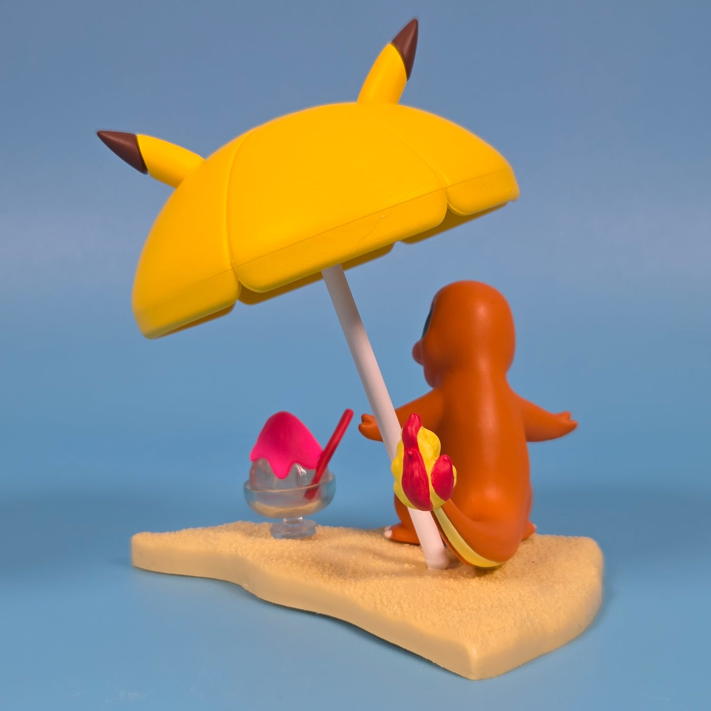 52Toys Pokemon Holiday Theme - Charizard