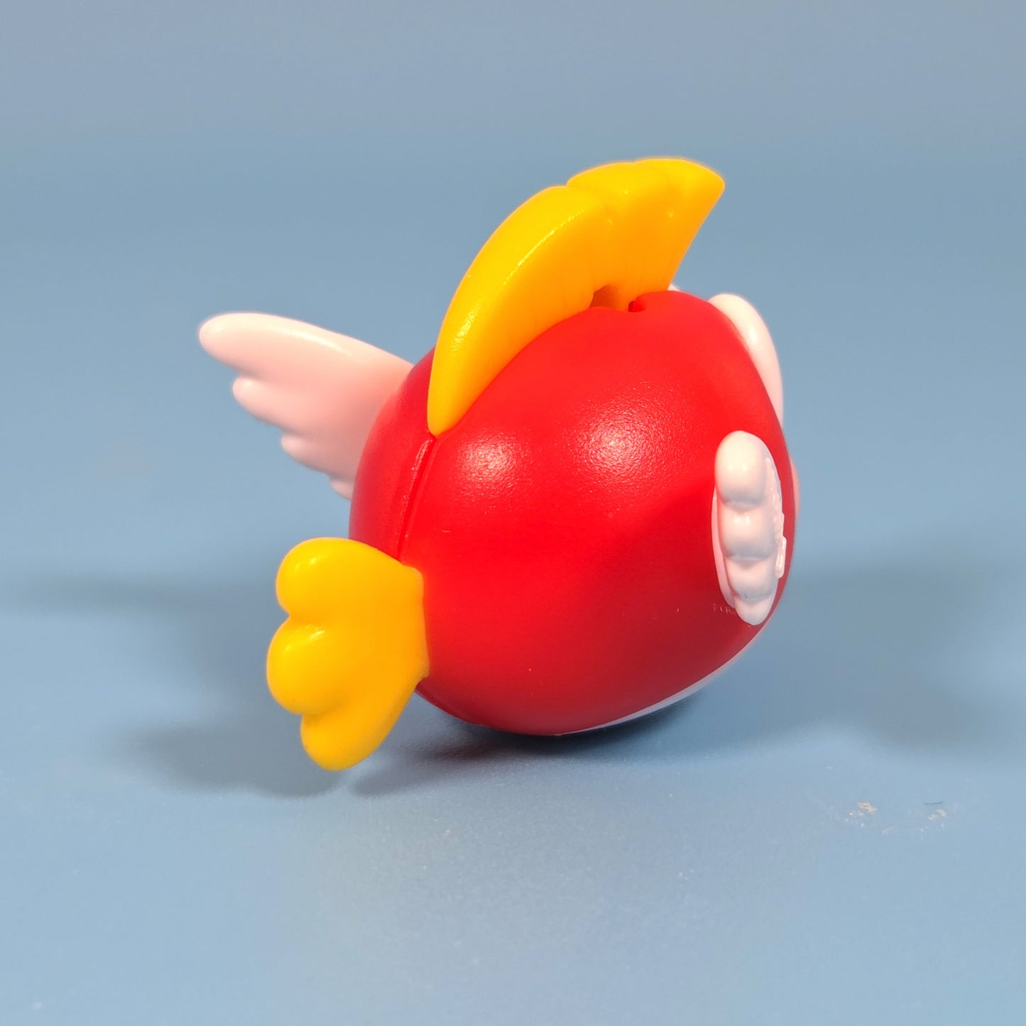 Super Mario Kinder Joy - Cheep Cheep - Red (VQ402)