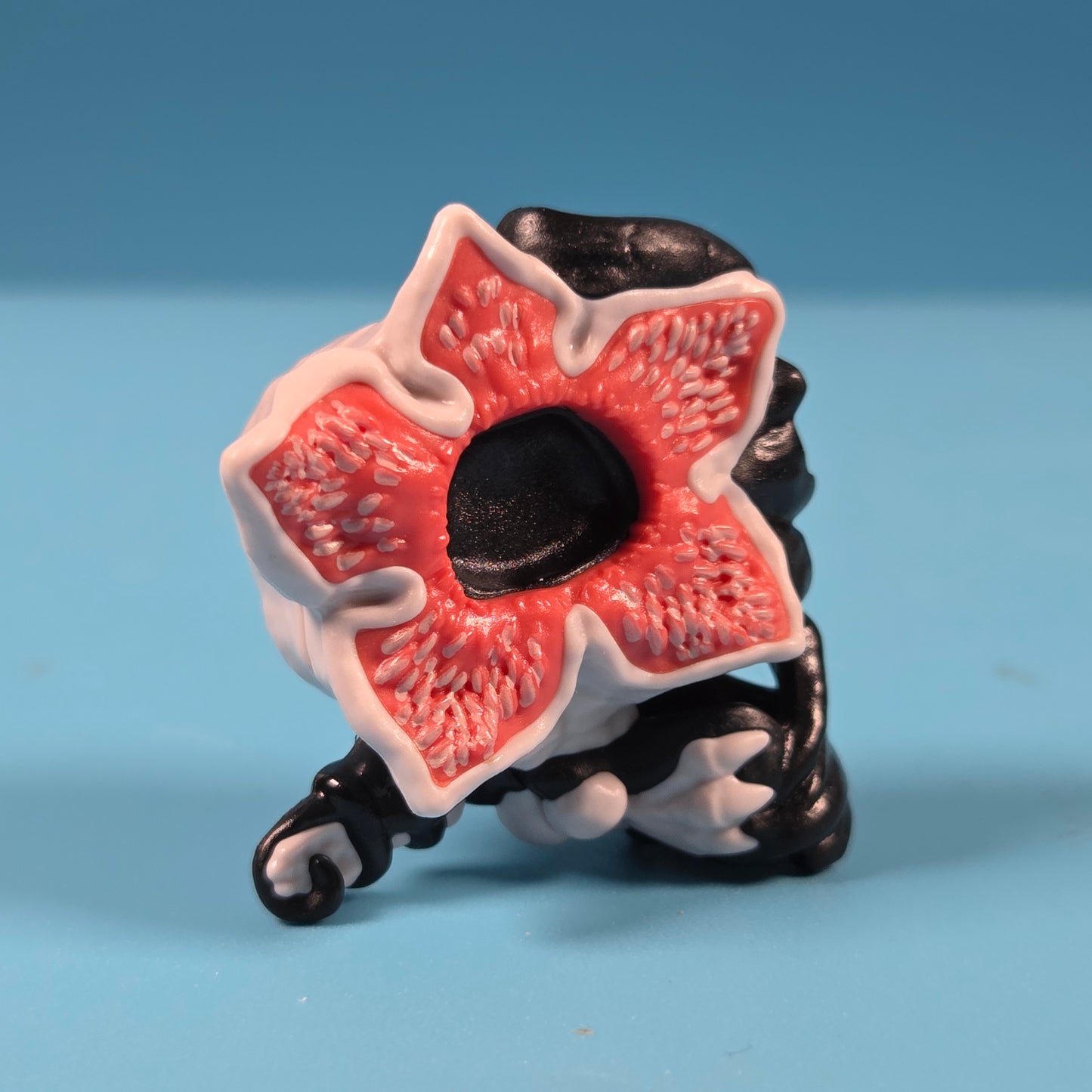 Stranger Things Kinder Joy - Demogorgon Pencil Grabber (VC287)