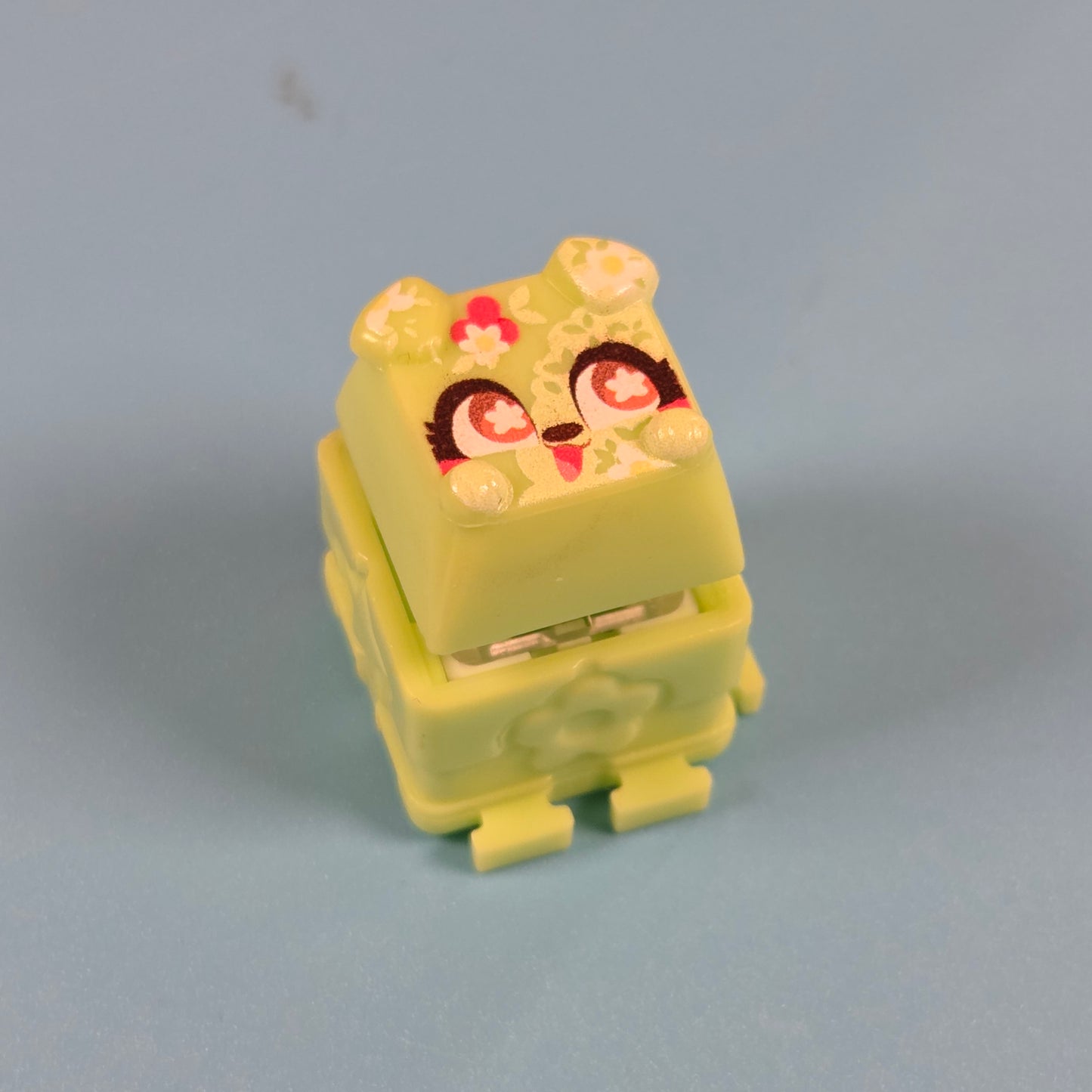 Clickeez Clickable Collectable - IAmGreeDog (Cozy Garden)