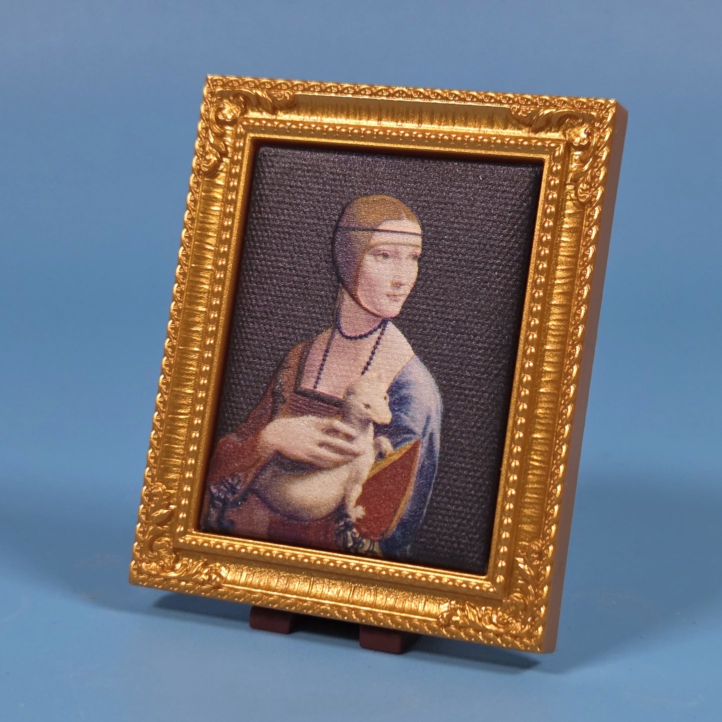 Mini Brands Masterpieces - Lady with an Ermine (da Vinci)