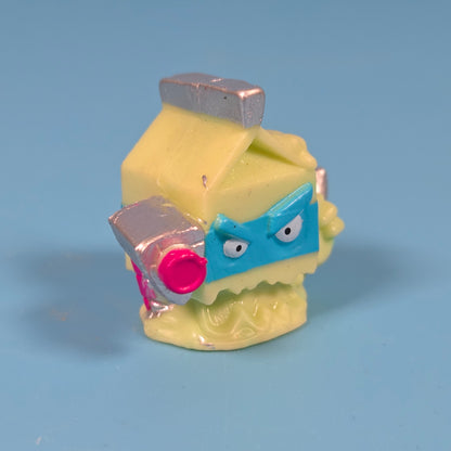 Mr Beast Swarms Battle Fusion Series 4 - Mad Milk (4-048) Filthy Fighters - Rare