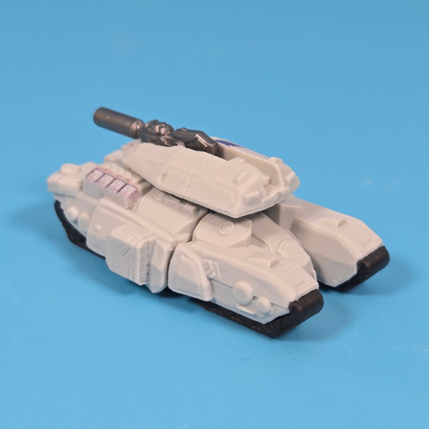 Gumi Yum Surprise Transformers - Megatron Tank