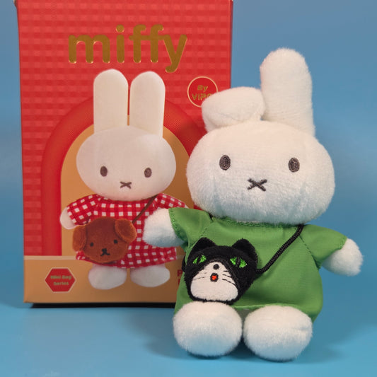 VIPO x Miffy Mini Bag Plush Keychain - Cat Bag