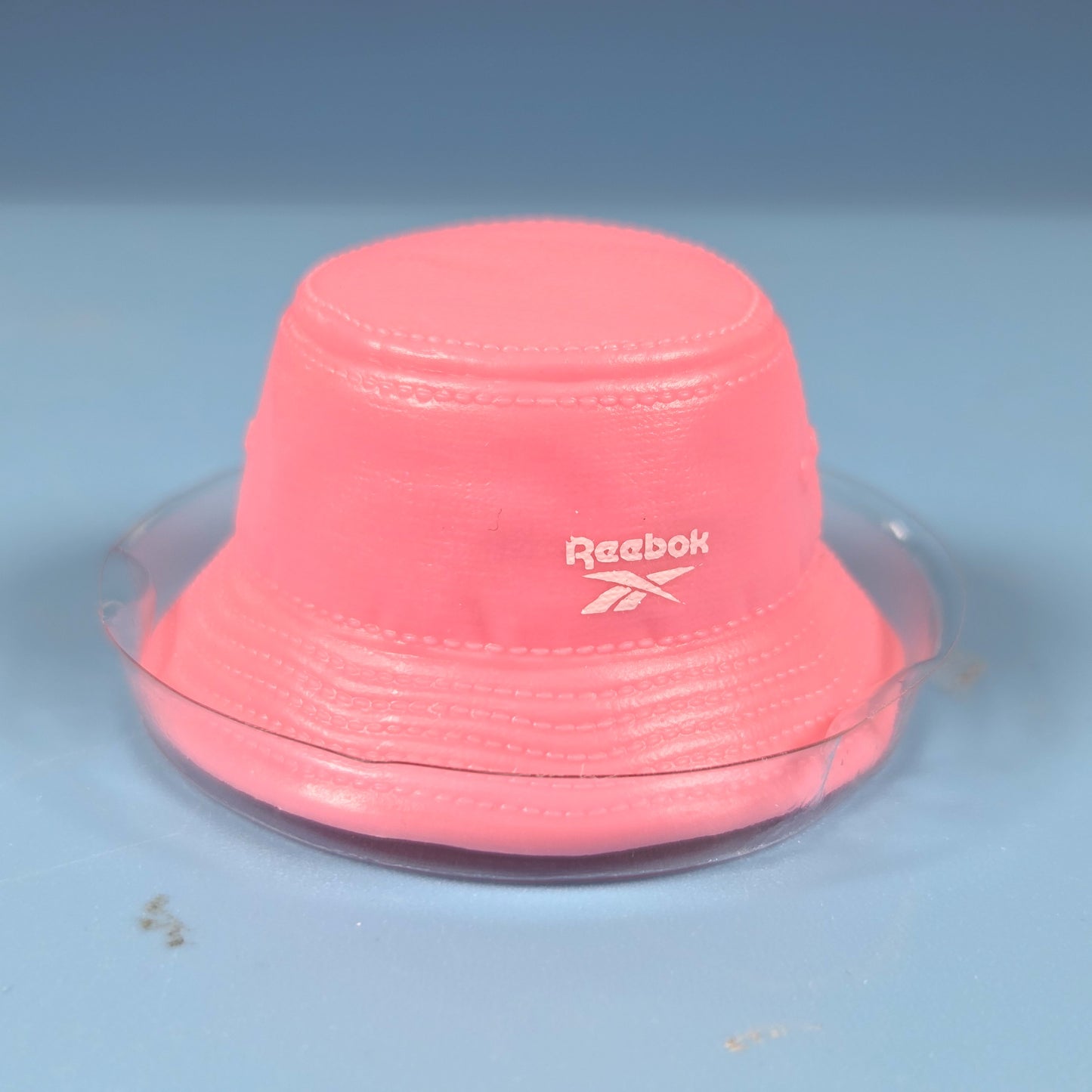 Mini Brands Sneakers Miniatures - Reebok Bucket Hat (Pink)