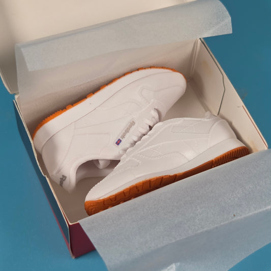 Mini Brands Sneakers Miniatures - Reebok White Sneakers #2