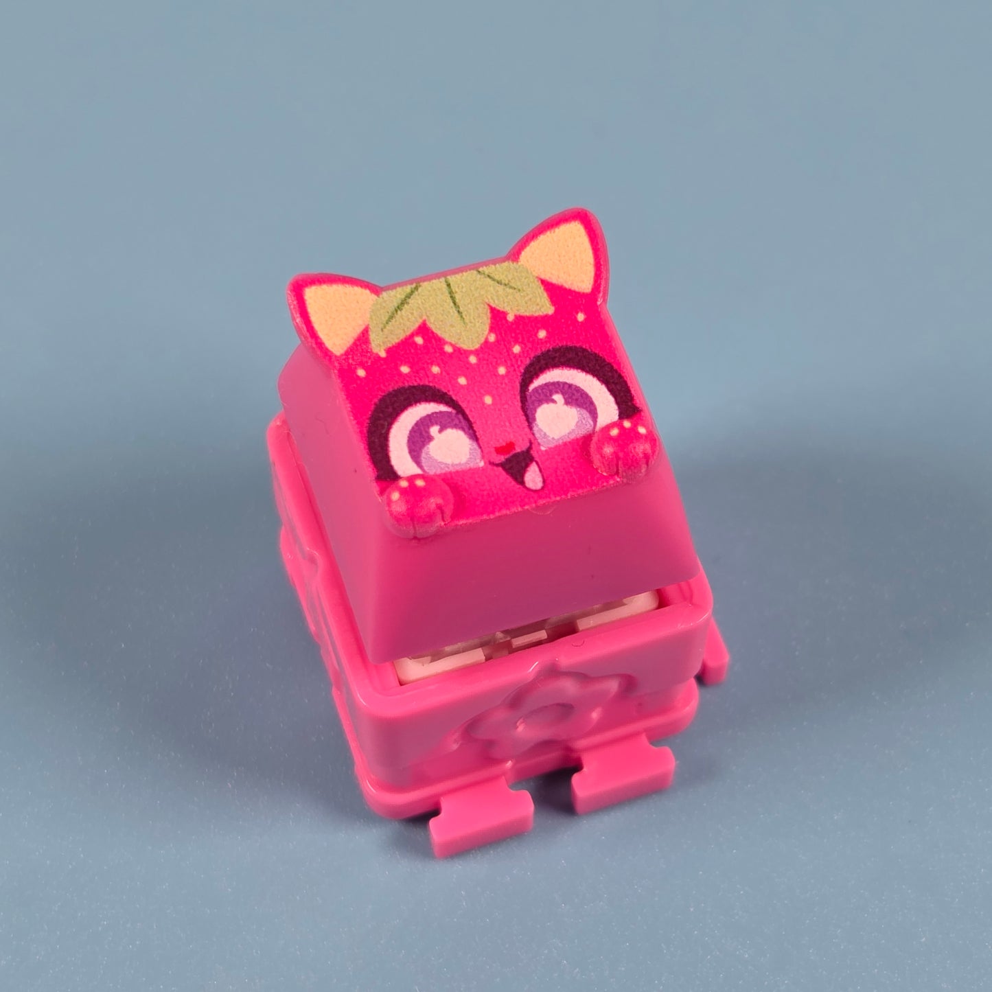 Clickeez Clickable Collectable - STRAW_BERRY (Strawberry Treats)