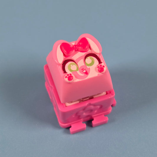 Clickeez Clickable Collectable - Swirlybunny (Strawberry Treats)