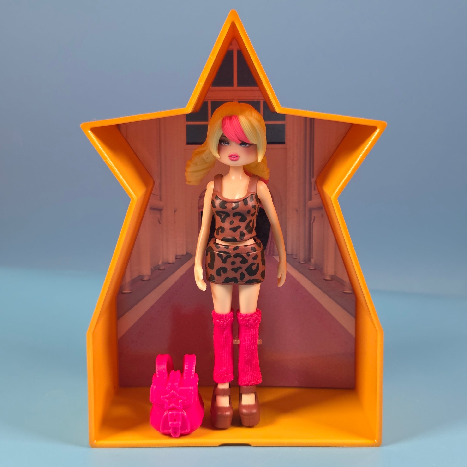 Dress to Impress Mystery Models - Y2K Popstar (No Code) Mini Mysterys Dress to Impress Mystery Models - Y2K Popstar (No Code) Mini Mysterys